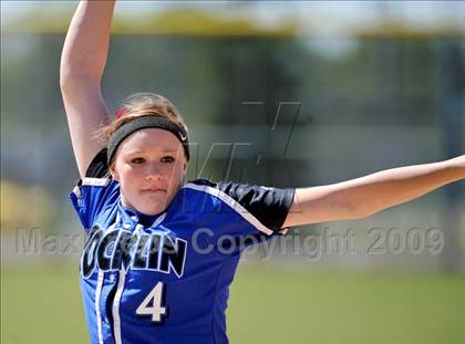 Thumbnail 3 in Rio Linda vs. Rocklin photogallery.