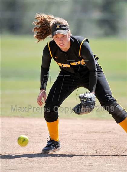 Thumbnail 2 in Rio Linda vs. Rocklin photogallery.