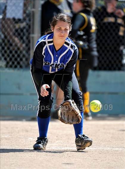 Thumbnail 3 in Rio Linda vs. Rocklin photogallery.