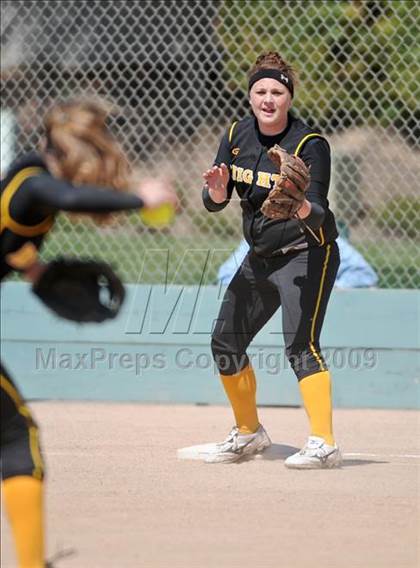Thumbnail 3 in Rio Linda vs. Rocklin photogallery.