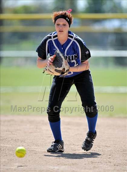 Thumbnail 2 in Rio Linda vs. Rocklin photogallery.