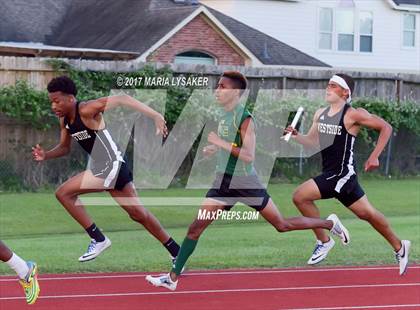Thumbnail 3 in UIL 6A Area Championships (17 & 18) photogallery.