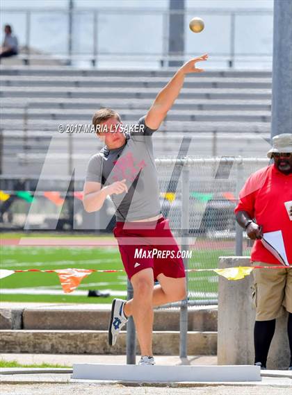 Thumbnail 2 in UIL 6A Area Championships (17 & 18) photogallery.