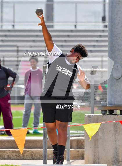 Thumbnail 2 in UIL 6A Area Championships (17 & 18) photogallery.