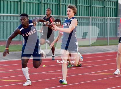 Thumbnail 2 in UIL 6A Area Championships (17 & 18) photogallery.