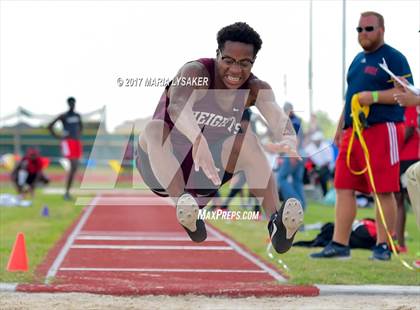 Thumbnail 1 in UIL 6A Area Championships (17 & 18) photogallery.