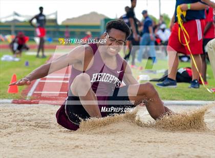Thumbnail 3 in UIL 6A Area Championships (17 & 18) photogallery.