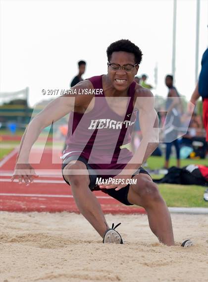 Thumbnail 3 in UIL 6A Area Championships (17 & 18) photogallery.