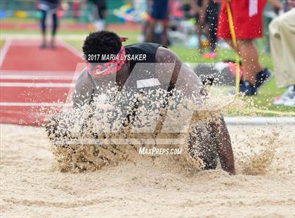 Thumbnail 1 in UIL 6A Area Championships (17 & 18) photogallery.