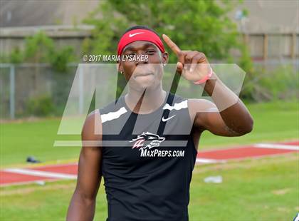 Thumbnail 2 in UIL 6A Area Championships (17 & 18) photogallery.