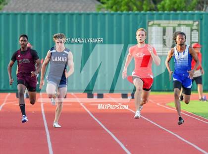Thumbnail 3 in UIL 6A Area Championships (17 & 18) photogallery.