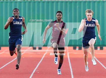 Thumbnail 1 in UIL 6A Area Championships (17 & 18) photogallery.