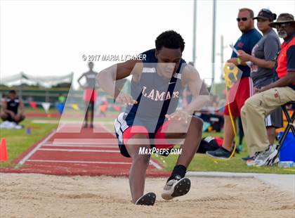 Thumbnail 2 in UIL 6A Area Championships (17 & 18) photogallery.