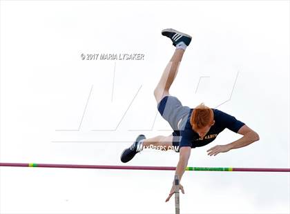 Thumbnail 2 in UIL 6A Area Championships (17 & 18) photogallery.