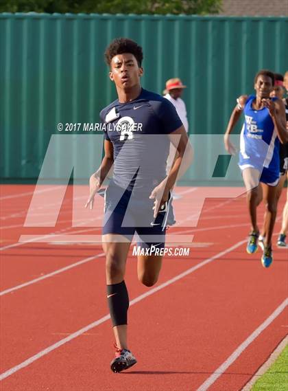 Thumbnail 3 in UIL 6A Area Championships (17 & 18) photogallery.