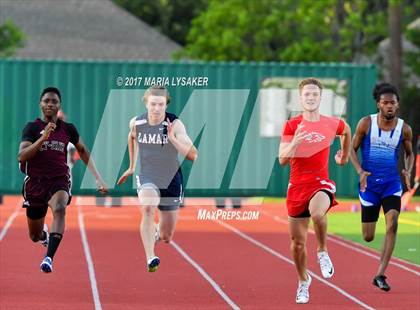 Thumbnail 2 in UIL 6A Area Championships (17 & 18) photogallery.