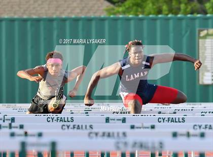 Thumbnail 2 in UIL 6A Area Championships (17 & 18) photogallery.