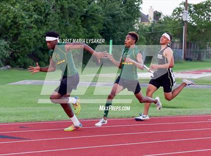 Thumbnail 2 in UIL 6A Area Championships (17 & 18) photogallery.
