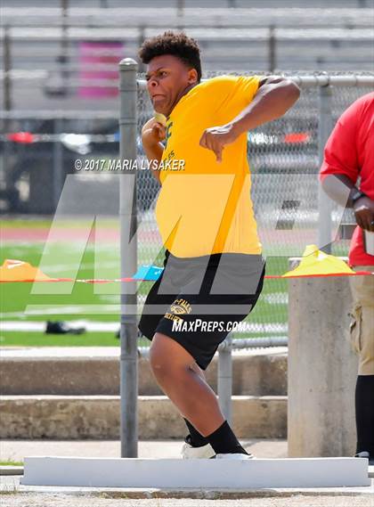 Thumbnail 1 in UIL 6A Area Championships (17 & 18) photogallery.