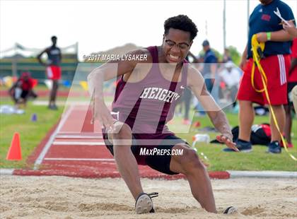 Thumbnail 2 in UIL 6A Area Championships (17 & 18) photogallery.