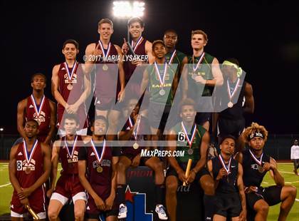Thumbnail 2 in UIL 6A Area Championships (17 & 18) photogallery.