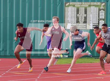 Thumbnail 1 in UIL 6A Area Championships (17 & 18) photogallery.