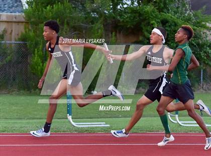Thumbnail 2 in UIL 6A Area Championships (17 & 18) photogallery.