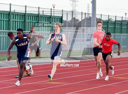 Thumbnail 1 in UIL 6A Area Championships (17 & 18) photogallery.