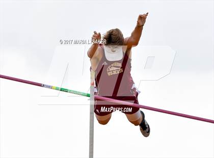 Thumbnail 1 in UIL 6A Area Championships (17 & 18) photogallery.