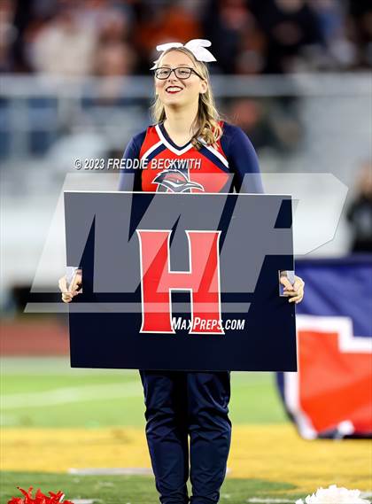 Thumbnail 3 in Gilmer vs. Aubrey (UIL 4A Regional Playoff) photogallery.