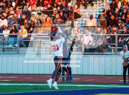 Thumbnail 2 in Gilmer vs. Aubrey (UIL 4A Regional Playoff) photogallery.