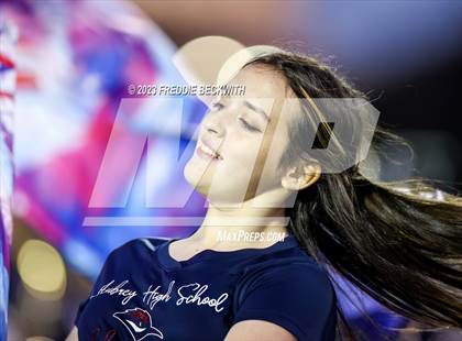 Thumbnail 3 in Gilmer vs. Aubrey (UIL 4A Regional Playoff) photogallery.