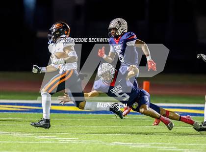 Thumbnail 3 in Gilmer vs. Aubrey (UIL 4A Regional Playoff) photogallery.