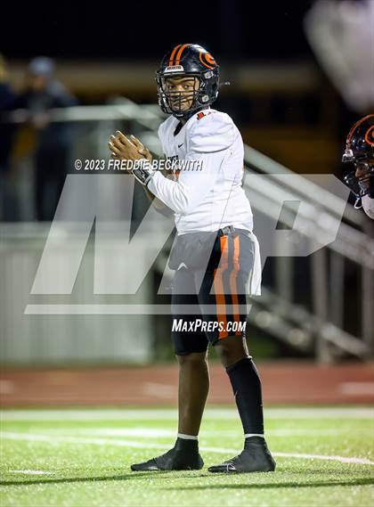 Thumbnail 2 in Gilmer vs. Aubrey (UIL 4A Regional Playoff) photogallery.
