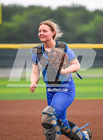 Thumbnail 2 in Burton vs Leon (UIL 2A Region IV Bi-District) photogallery.