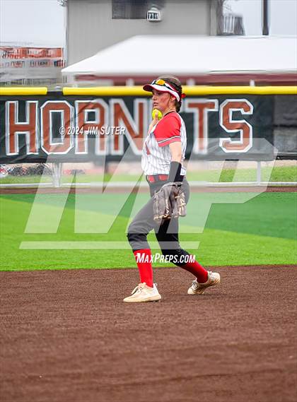 Thumbnail 3 in Burton vs Leon (UIL 2A Region IV Bi-District) photogallery.