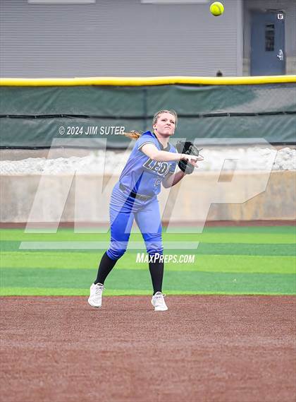 Thumbnail 2 in Burton vs Leon (UIL 2A Region IV Bi-District) photogallery.