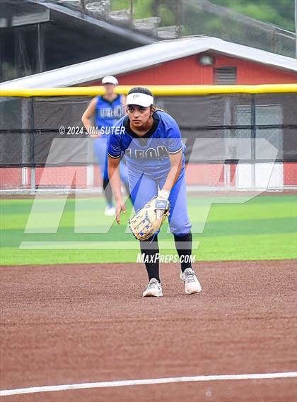 Thumbnail 3 in Burton vs Leon (UIL 2A Region IV Bi-District) photogallery.
