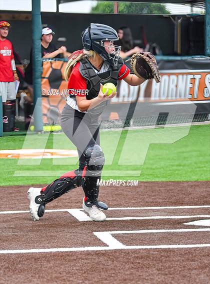 Thumbnail 3 in Burton vs Leon (UIL 2A Region IV Bi-District) photogallery.