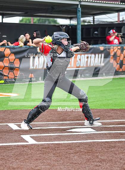 Thumbnail 3 in Burton vs Leon (UIL 2A Region IV Bi-District) photogallery.