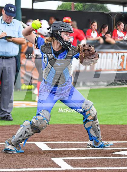 Thumbnail 3 in Burton vs Leon (UIL 2A Region IV Bi-District) photogallery.