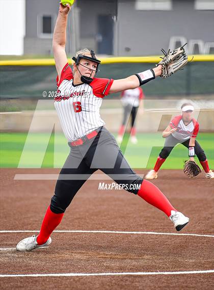Thumbnail 3 in Burton vs Leon (UIL 2A Region IV Bi-District) photogallery.