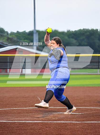Thumbnail 3 in Burton vs Leon (UIL 2A Region IV Bi-District) photogallery.