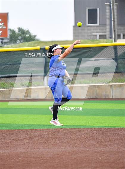Thumbnail 2 in Burton vs Leon (UIL 2A Region IV Bi-District) photogallery.