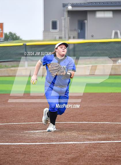 Thumbnail 1 in Burton vs Leon (UIL 2A Region IV Bi-District) photogallery.