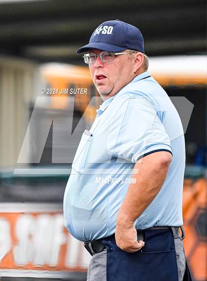 Thumbnail 1 in Burton vs Leon (UIL 2A Region IV Bi-District) photogallery.