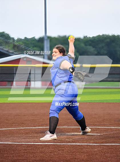 Thumbnail 1 in Burton vs Leon (UIL 2A Region IV Bi-District) photogallery.