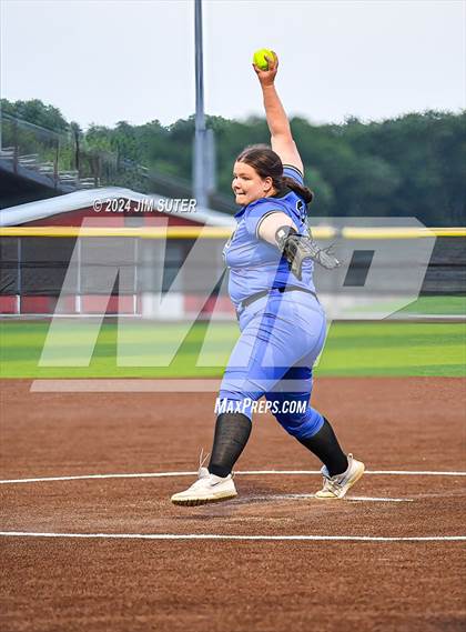 Thumbnail 2 in Burton vs Leon (UIL 2A Region IV Bi-District) photogallery.