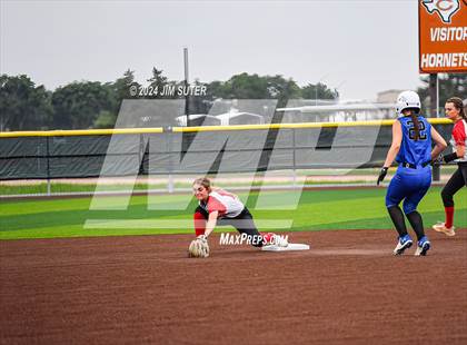 Thumbnail 3 in Burton vs Leon (UIL 2A Region IV Bi-District) photogallery.