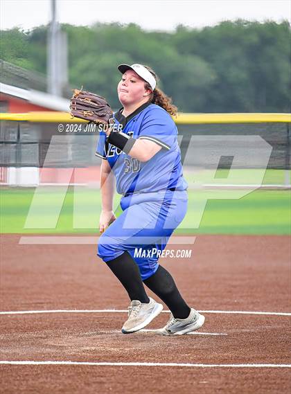 Thumbnail 1 in Burton vs Leon (UIL 2A Region IV Bi-District) photogallery.